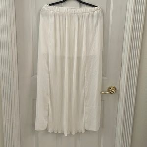 Mint condition white maxi skirt